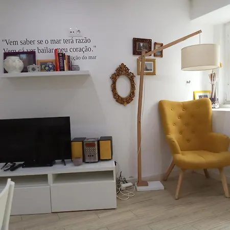 Tram 28 Starting Location - 15 Лиссабон