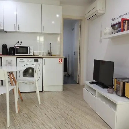 Tram 28 Starting Location - 15 * Лиссабон